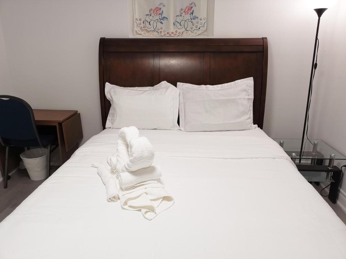 Tidy Private Rooms With Full Kitchen Toronto Luaran gambar