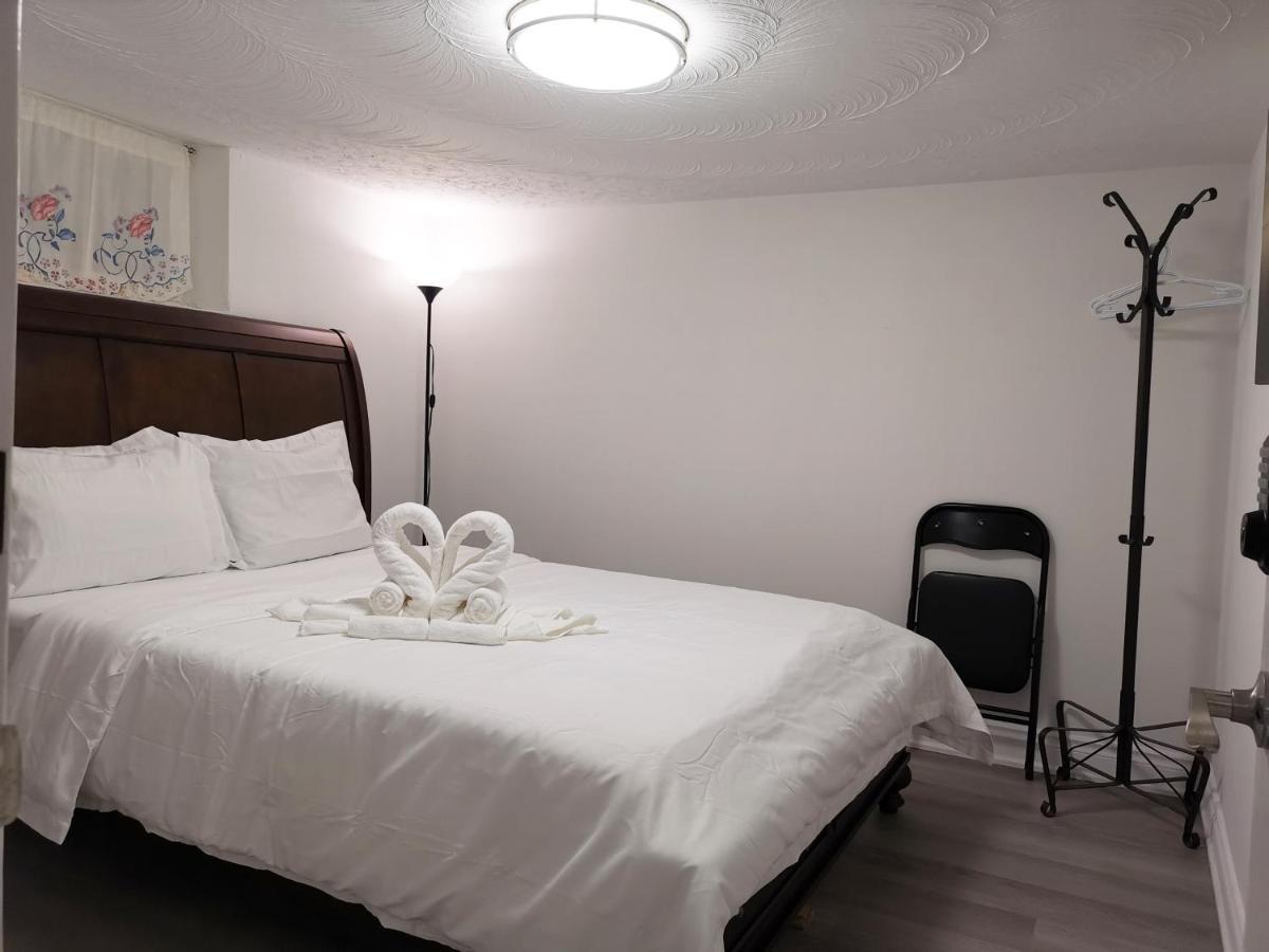 Tidy Private Rooms With Full Kitchen Toronto Luaran gambar