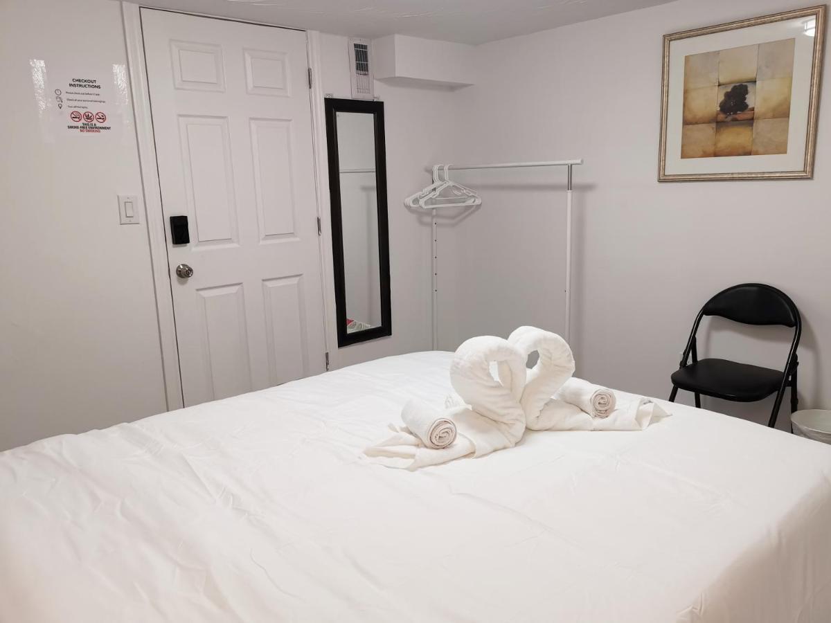 Tidy Private Rooms With Full Kitchen Toronto Luaran gambar