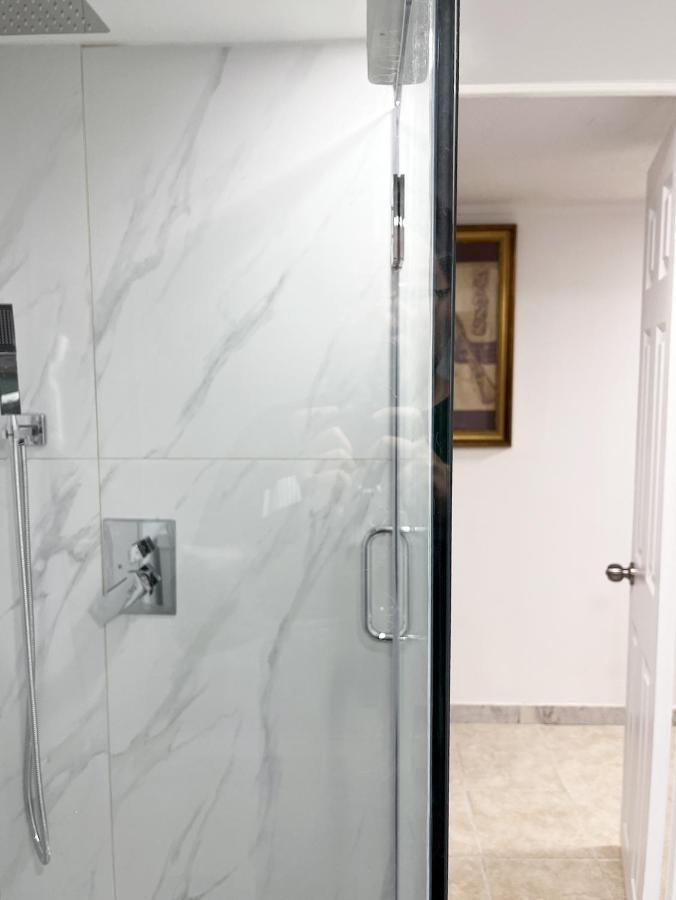 Tidy Private Rooms With Full Kitchen Toronto Luaran gambar